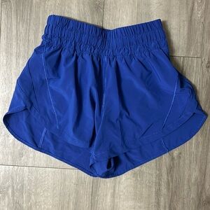 Lululemon track that shorts